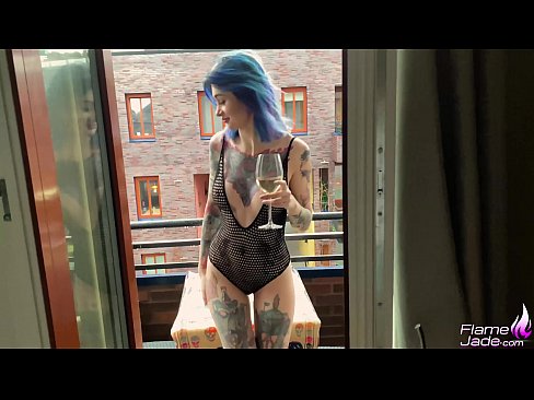 ❤️ Msichana Mkubwa Anayenyonya kwa Kugugumia na Kutombana kwa Shauku Chini ya Anga Wazi ❤❌  ❤